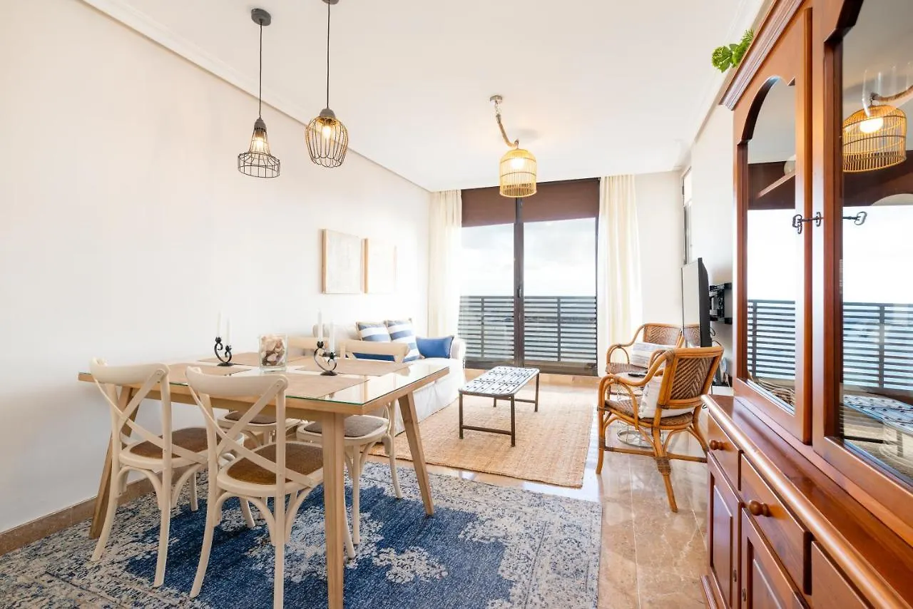 Fee4Me: First Line Luxury Apartment Arrecife