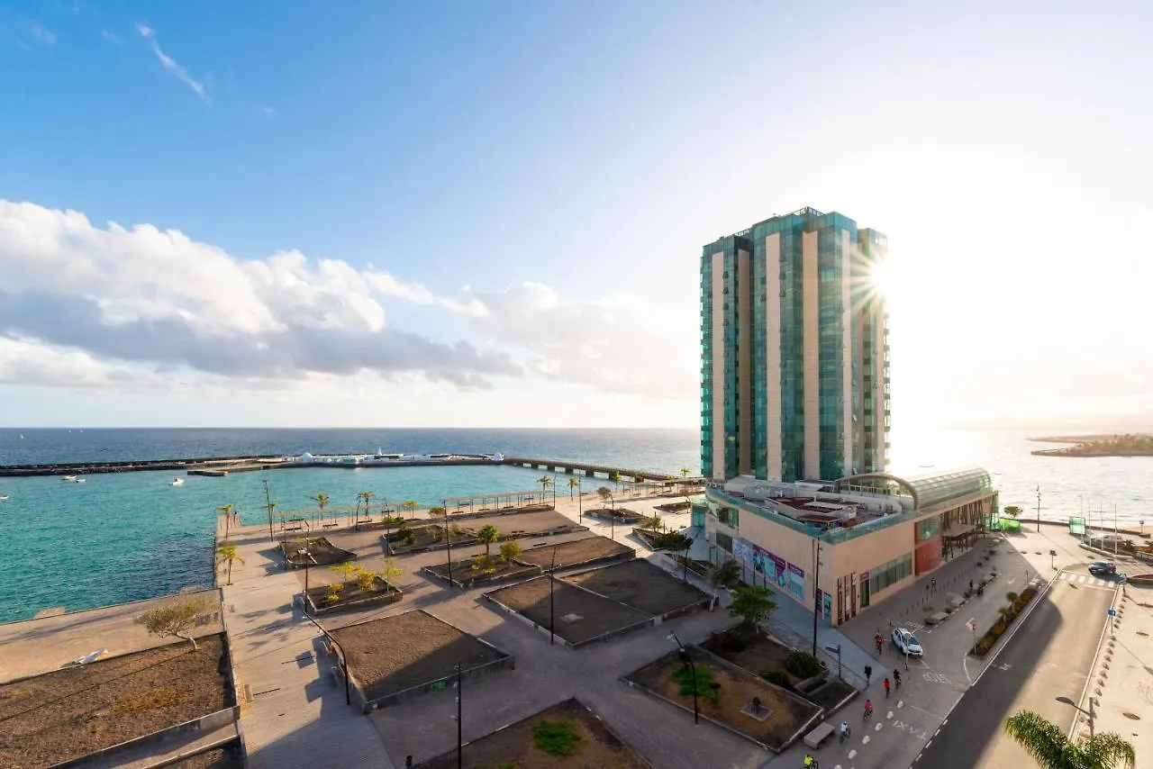 Fee4Me: First Line Luxury Apartment أرّاثيفي