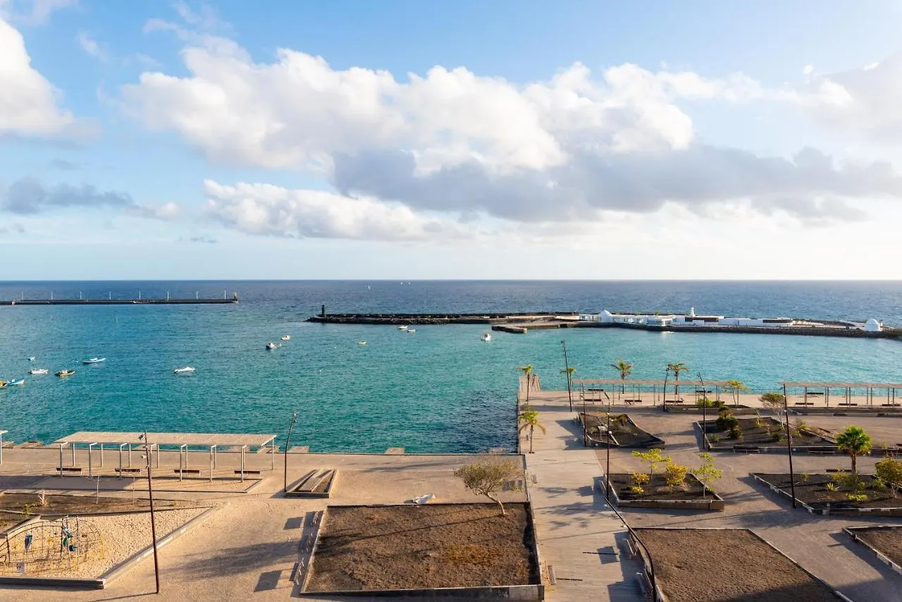 Fee4Me: First Line Luxury Apartment Arrecife  Ισπανία