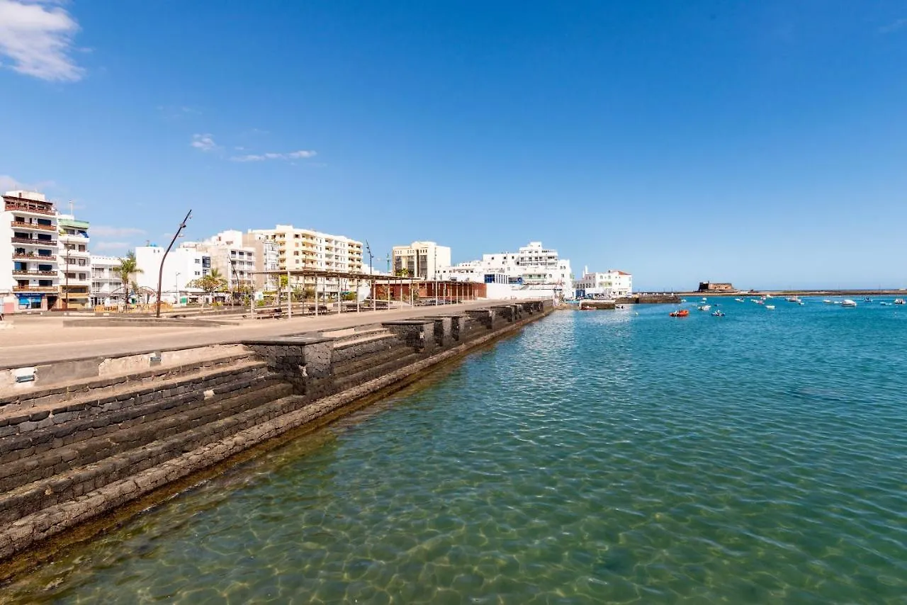 Fee4Me: First Line Luxury Apartment Arrecife  Ισπανία