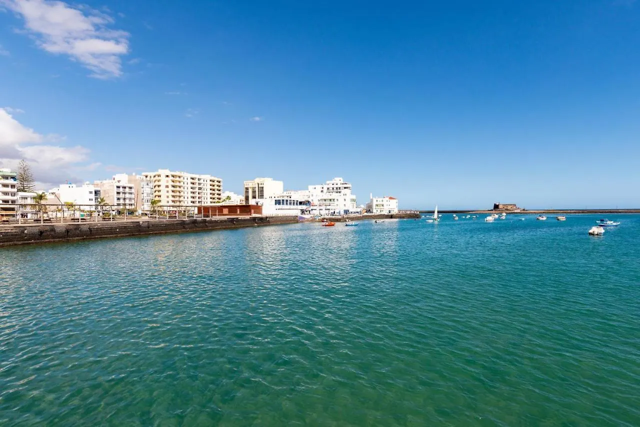 Fee4Me: First Line Luxury Apartment أرّاثيفي 0*,  إسبانيا